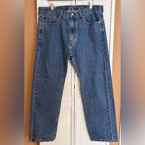 Mens Levis 505 blue jeans size 38x32
38 / 32